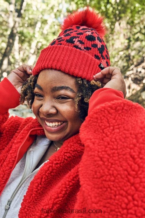 Fabletics leopardo cereja elétrico/cereja elétrica 420HR3021 gorro de pompom de malha de cabo mulheres