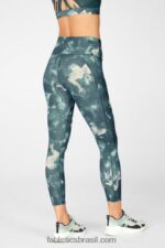Fabletics baía enevoada/branco clássico 420HR709 define powerhold cintura alta 7/8 legging 33 mulheres