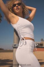 Fabletics branco clássico 420HR2154 tanque de sutiã embutido franzido mulheres