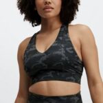 Fabletics camuflagem carvão/logotipo preto 420HR1835 sutiã esportivo midi impacto médio para viagem 130 mulheres