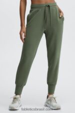 Fabletics cereja clássica/prata reflexiva 420HR143 go-to jogger cônico mulheres