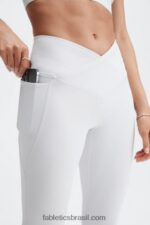 Fabletics cinza suave 420HR933 legging oasis pureluxe hw crossover 7/8 mulheres - Image 3