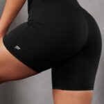 Fabletics creme/gráfico 420HR615 qualquer lugar motion365+ short cintura alta 6'' mulheres