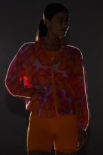 Fabletics fuga rosa grande loucura de verão/prata reflexiva 420HR2734 blusão peso mosca superdimensionado mulheres - Image 3