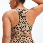 Fabletics leão ondulado do deserto 420HR1753 sutiã esportivo de médio impacto em movimento 114 mulheres