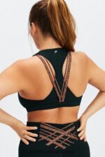 Fabletics leo ondulado preto/ocre queimado 420HR1794 boost sutiã esportivo de médio impacto 122 mulheres - Image 3