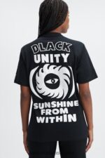 Fabletics preto 420HR2077 camiseta unissex festac 77' mulheres - Image 4