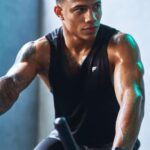 Fabletics preto 420HR3389 o tanque do dia de treinamento homens