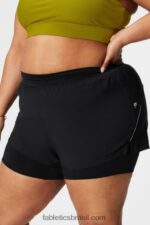 Fabletics preto/prata reflexivo 420HR599 corrida perfurada 5" curta mulheres
