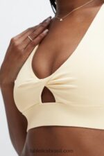 Fabletics Soro de leite coalhado 420HR1729 sutiã esportivo oasis twist 110 mulheres - Image 2