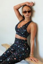Fabletics terrazzo preto 420HR1825 sutiã esportivo midi impacto médio para viagem 128 mulheres