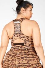 Fabletics tigresa de cacau/logotipo de cacau 420HR1843 sutiã esportivo midi impacto médio para viagem 131 mulheres